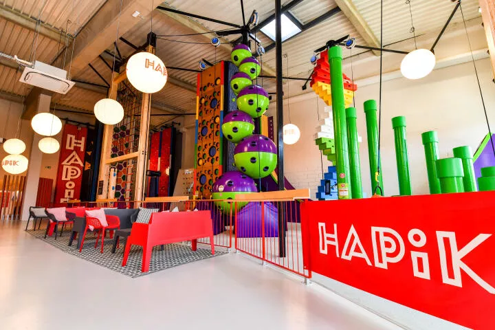 Espace détente de la salle d'escalade