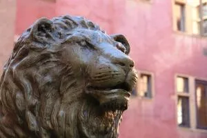 statue de lion