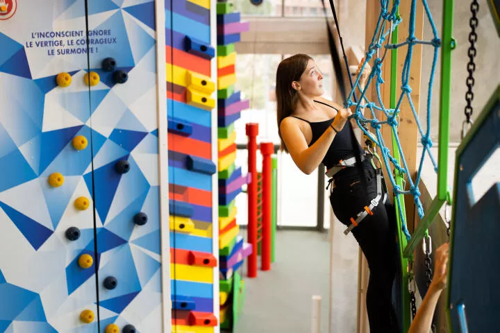 défis verticaux Hapik salle d'escalade